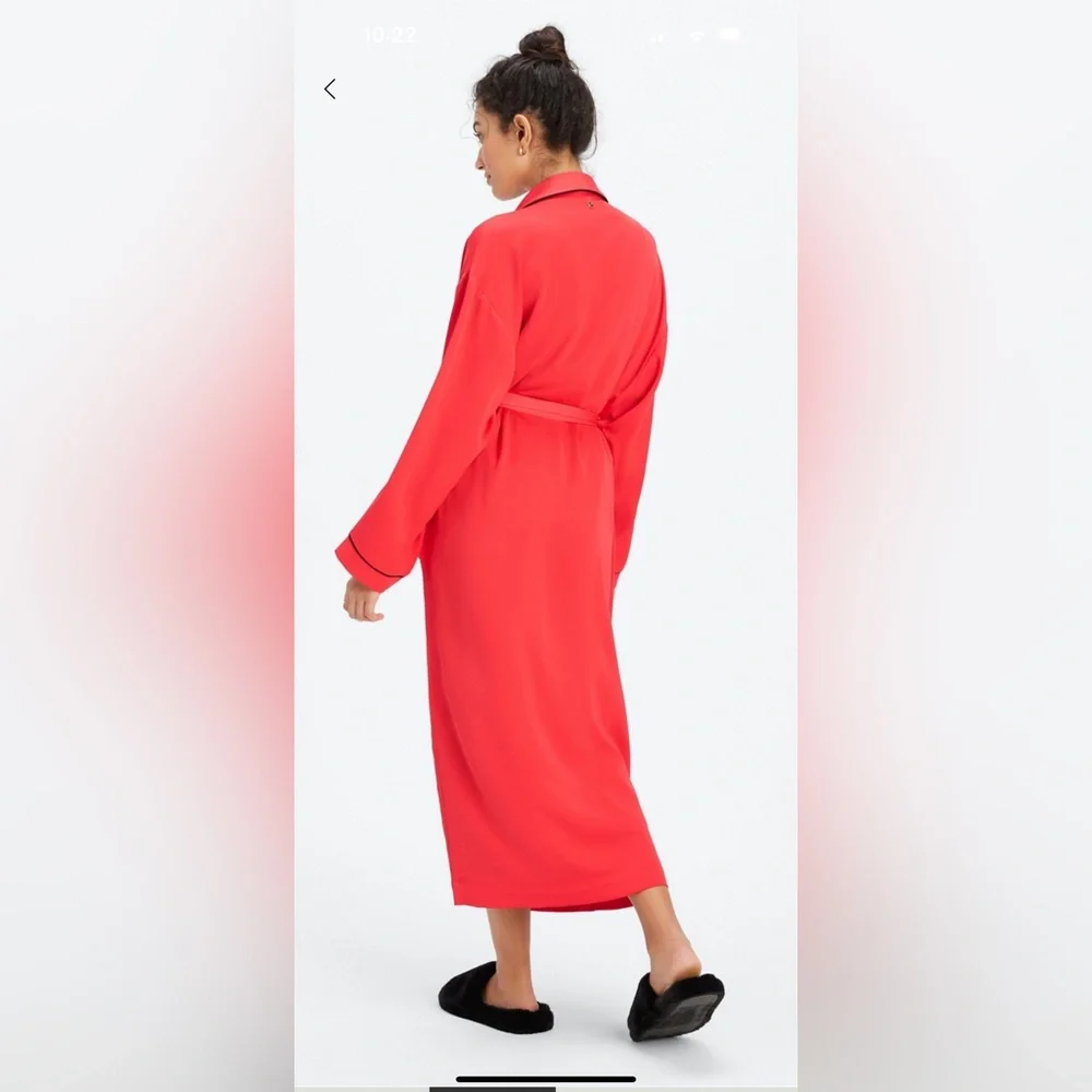 NWT-‎ Fabletics EcoSatin Robe - Red with black trim; size Medium